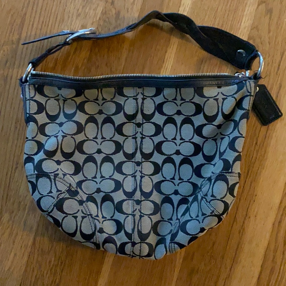 Medium coach handbag